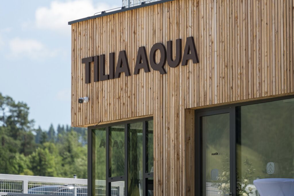 Tilia Aqua – wellness a detské vodné atrakcie v prírodnom štýle pri jazere v Tilia Resort